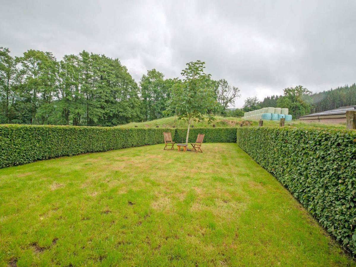 Charming Holiday Home In Stavelot With A Garden Exterior foto